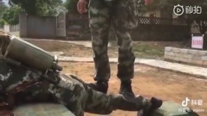 Подготовка китайских огнеметчиков