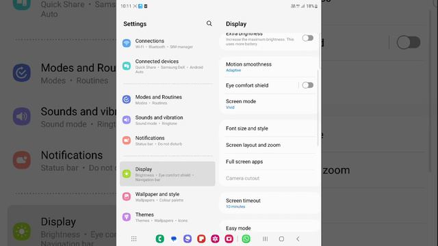 Samsung galaxy Z fold 4 full screen whatsapp chat