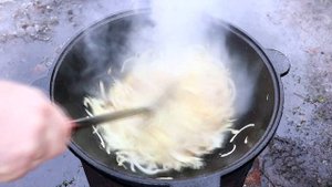 Простое блюдо из курицы в казане,Рецепт из курицы в казане.