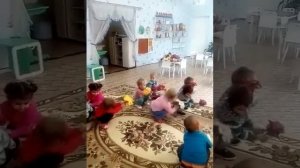 Первая младшая группа.Танец для мам!!!