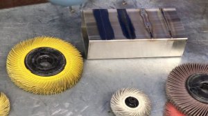 Очистка побежалости на нержавейке после сварки. Bristle 3M.