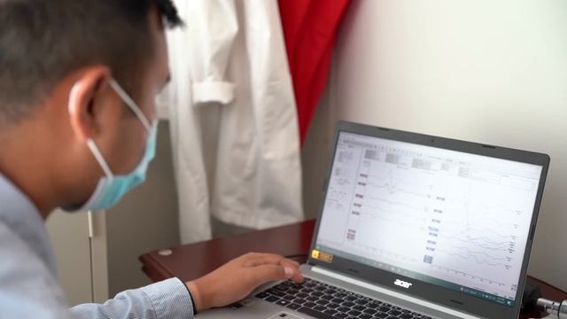 Ear Doctor Shares 5 Facts about Tinnitus смотреть онлайн