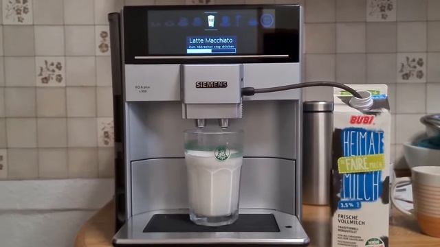 Siemens EQ.6 plus s300 Latte macchiato смотреть онлайн