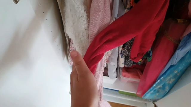 Организация и хранение детской одежды. Порядок в шкафу ребенка. Метод скручивания.