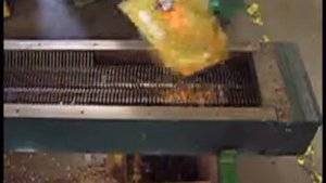 Измельчение пластиковых пакетов.flv