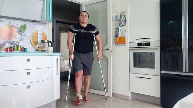 ГДЕ ВЗЯТЬ " ТРЕТЬЮ РУКУ". "ЖИЗНЬ НА КОСТЫЛЯХ"