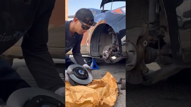 How to change rotor disk and brake pads ( KIA forte 2015) смотреть онлайн