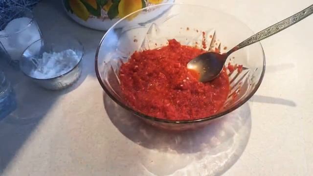 Салат из маринованных зелёных помидор в аджике. Отличная закуска в праздники и в будни.