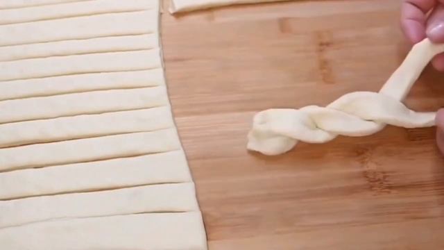 ТАК ПРОСТО, а получается ВКУСНО! Не нужно дорогих продуктов, просто смешать молоко, воду и муку!