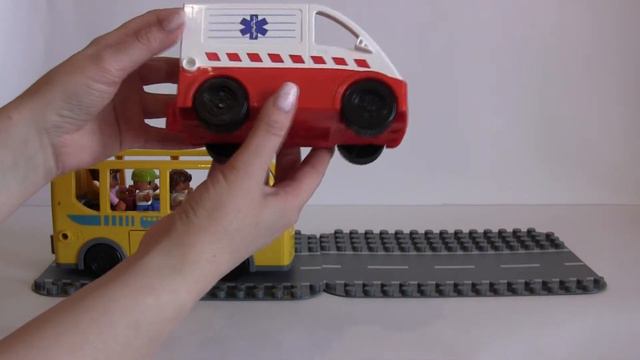 Автобус и скорая помощь lego duplo смотреть онлайн