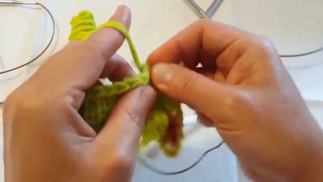 Видео-урок, вязание спицами по кругу, продольная и поперечная лицевая гладь смотреть онлайн