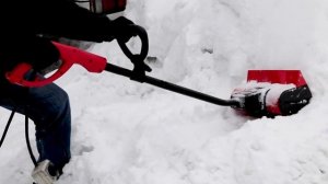 КАК БЫСТРО РАСЧИСТИТЬ СНЕГ? | СНЕГОУБОРЩИК ЭЛЕКТРИЧЕСКИЙ DDE | Электролопата в работе