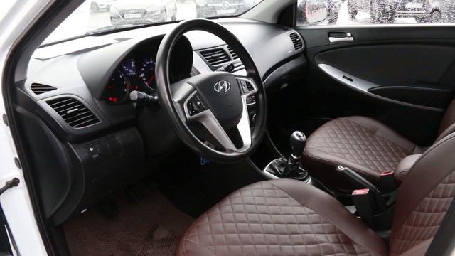 Hyundai Solaris белый