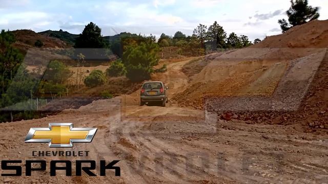 CHEVROLET SPARK SUBIENDO MONTAÑA EXCELENTE CARRO смотреть онлайн