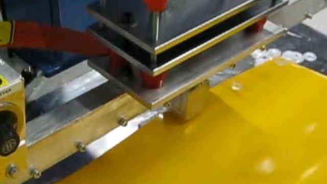 Приварка люверсов током высокой частоты. Сварка ПВХ. Сварпласт. смотреть онлайн