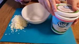 Стейк из капусты, под сырным соусом / в духовке.