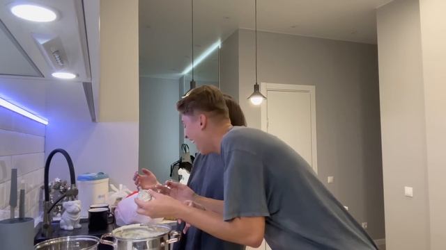 ГОТОВИМ ЯДОВИТЫЙ ТОРТ С КАТЕЙ! смотреть онлайн