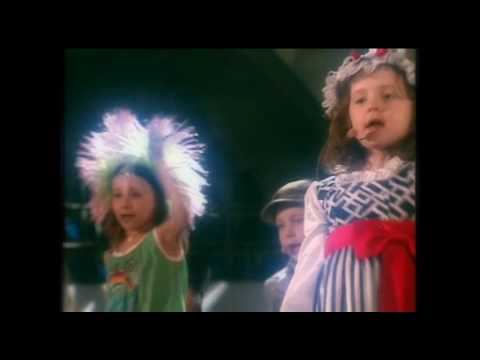 Детский хор "Великан" - Робот Бронислав (детская песня, Лужники, 2010)