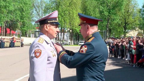 За особые заслуги двое офицеров Росгвардии указом президента удостоены звания Героев России