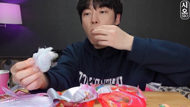 ASMR MUKBANG | 직접 만든 갤럭시 꿀젤리 핑크 디저트 아이스크림 먹방 & 레시피 DESSERT GALAXY HONEY JELLY CANDY смотреть онлайн