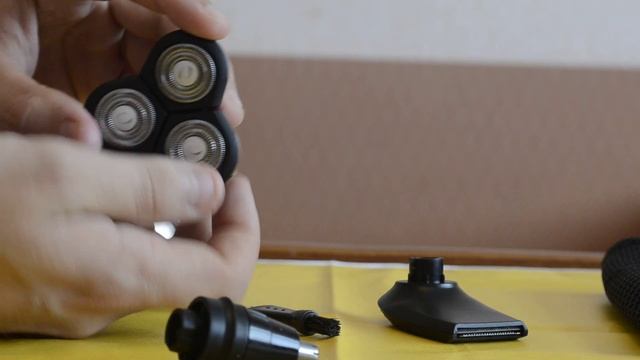 3D бритва BOYU BY-310 с триммером смотреть онлайн