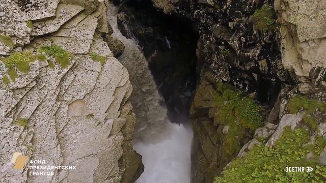 Водопад Чертова мельница. Северная Осетия.