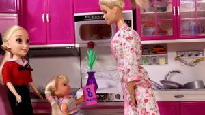 КЕН ПОДАРИЛ БАРБИ ДОМРАБОТНИЦУ НА 8 МАРТА / Куклы мама Барби