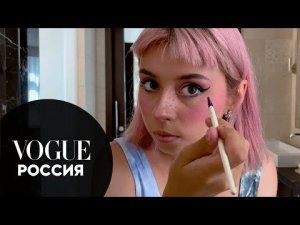 Дора: макияж глаз в розовых тонах и искусственные веснушки | Vogue Россия