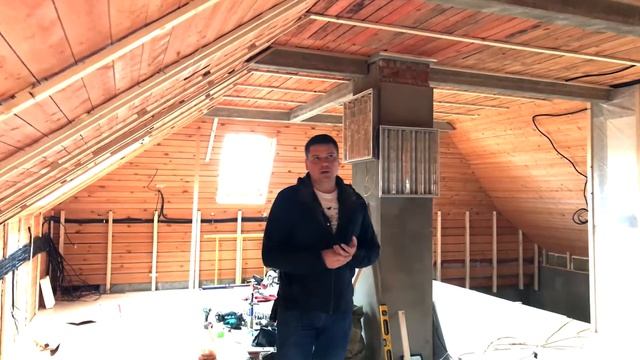 Подготовка к монтажу вагонки из ангарской сосны. Потолочные фальшбалки, выкрашенные в цехе смотреть онлайн