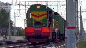 Маневры ЧМЭ3-5184 с 6 ю грузовыми вагонами