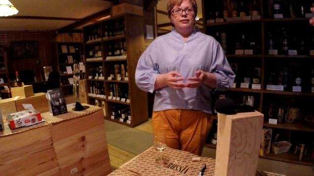 Винный ликбез. Каким винам и для чего нужна выдержка в дубе?