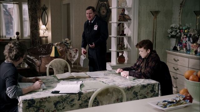 Karen gives bj to Ian | S01E01 | Shameless смотреть онлайн