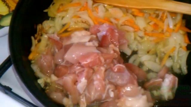 Тушеная фасоль с овощами и мясом.