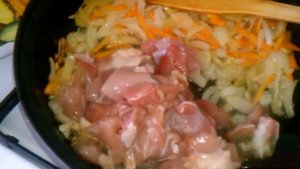 Тушеная фасоль с овощами и мясом.