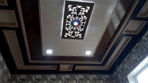 Ceiling made of MDF panels. Потолок из МДФ панелей.