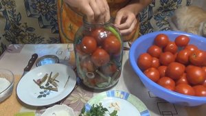 Маринованные помидоры с хреном и лимонной кислотой на зиму.