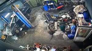 Машина сорвалась с подъёмника