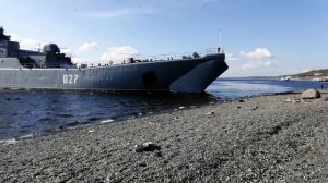 Дудинка... Высадка десанта с "БДК"Кондопога . (Большой десантный корабль