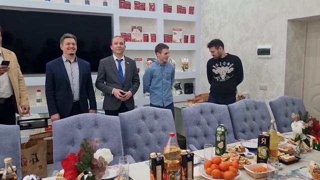 Коллектив консультационного центра GlobalExpert поздравляет всех милых дам с праздником 8 марта! смотреть онлайн