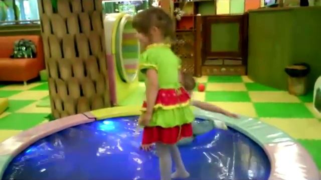 Поход в "Арлекин" (Частный детский сад "Обучайка" г.Хабаровск) смотреть онлайн