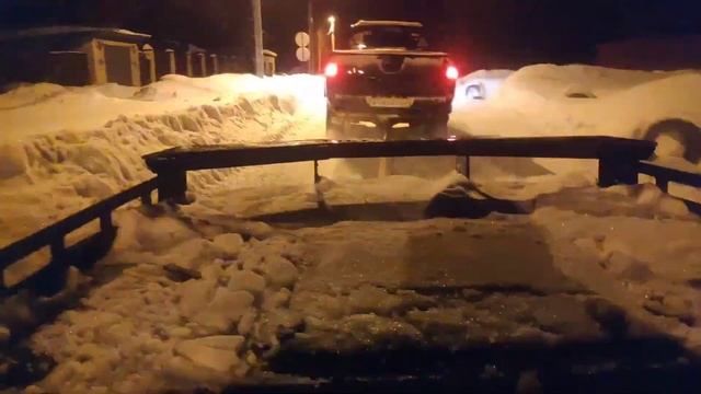 Лодку из ПНД прицепили волоком за машину смотреть онлайн