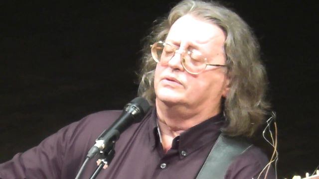 Александр Градский в полях под снегом смотреть онлайн