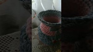 Вазочка из трикотажной пряжи Бисквит.