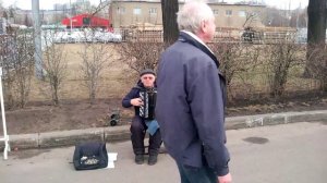 Гармонист в Парке Горького Москва