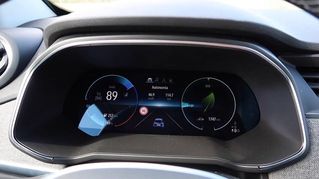 Nuova Renault ZOE 2019 2020, 400 km di autonomia! La prova completa смотреть онлайн