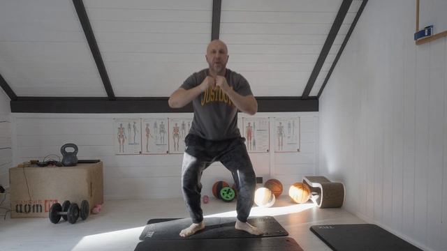 Новый старый челлендж и огненные приседания. смотреть онлайн