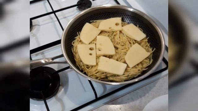 ПРОСТОЙ РЕЦЕПТ ЗА 15 МИН. ВСЕГО ТРИ ПРОДУКТА! смотреть онлайн