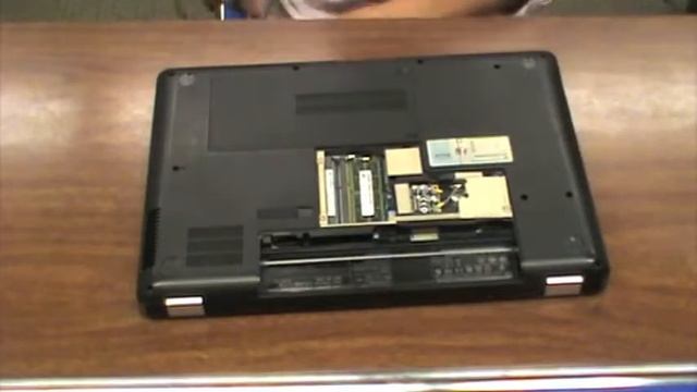 How to Upgrade Your RAM for a 2011 Compaq Laptop смотреть онлайн