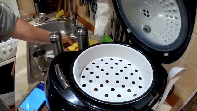 Мультиварка Redmond SkyCooker M92S. Керування зі смартфону смотреть онлайн