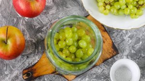 Компот из винограда с яблоками на зиму